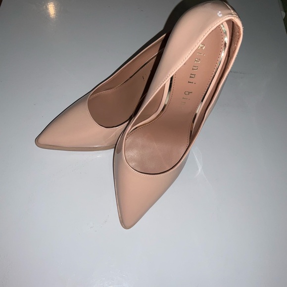 Gianni Bini size 10, tan, pointy, stow heels - Picture 4 of 7